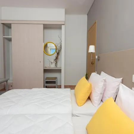 Cavo D' Oro & Szálloda 4*