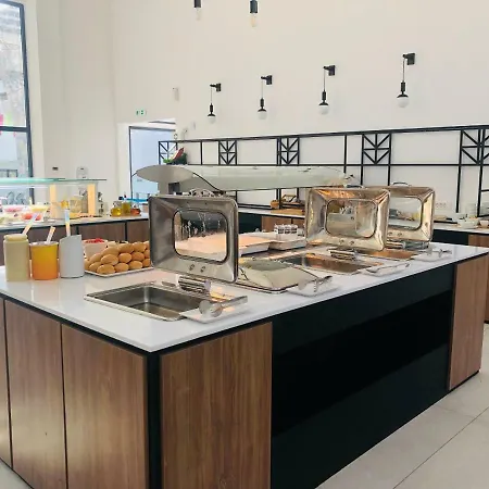 Ξενοδοχείο Cavo D' Oro & 4*